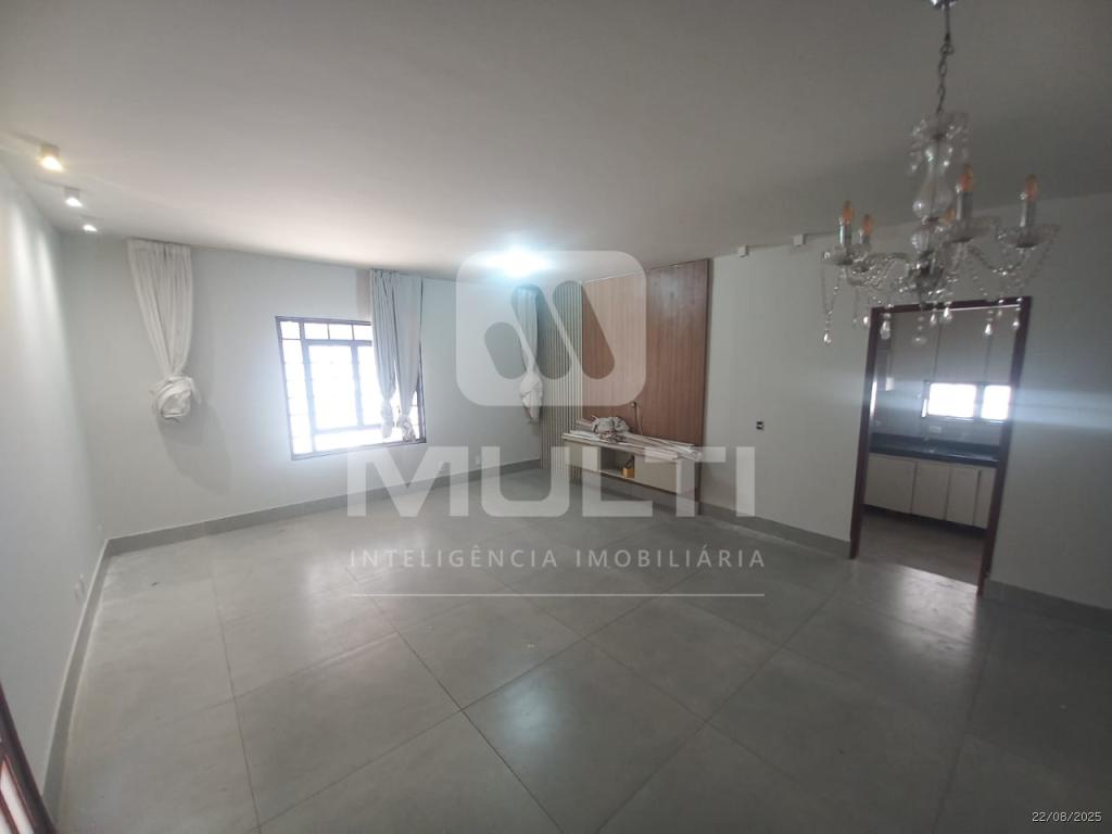 Casa, 3 quartos, 220 m² - Foto 1