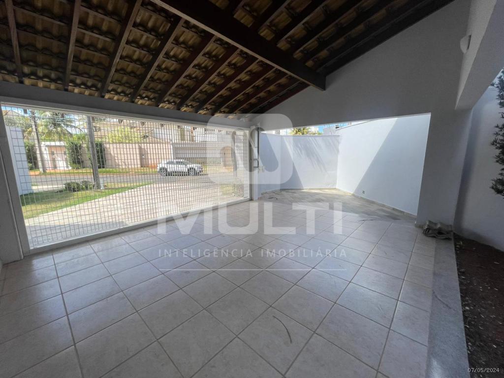 Casa à venda com 4 quartos, 370m² - Foto 3