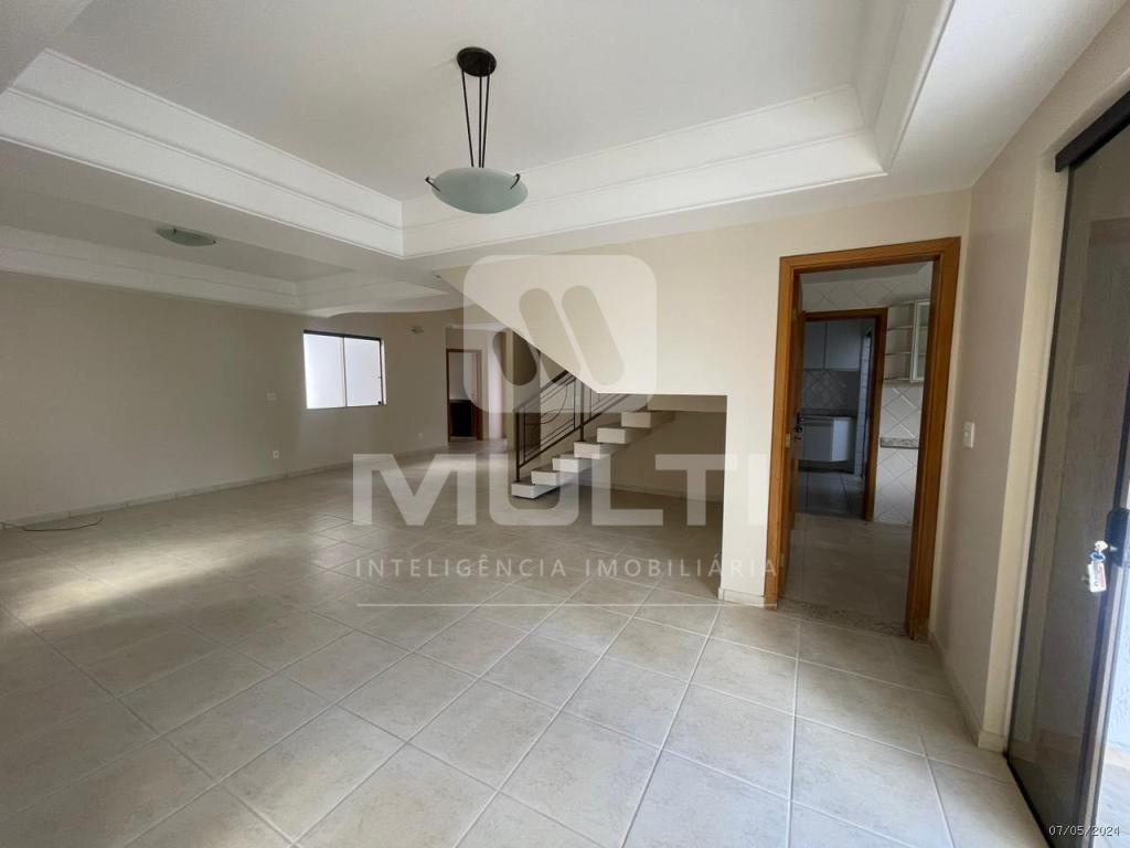 Casa à venda com 4 quartos, 370m² - Foto 5