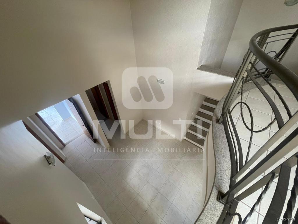 Casa à venda com 4 quartos, 370m² - Foto 7