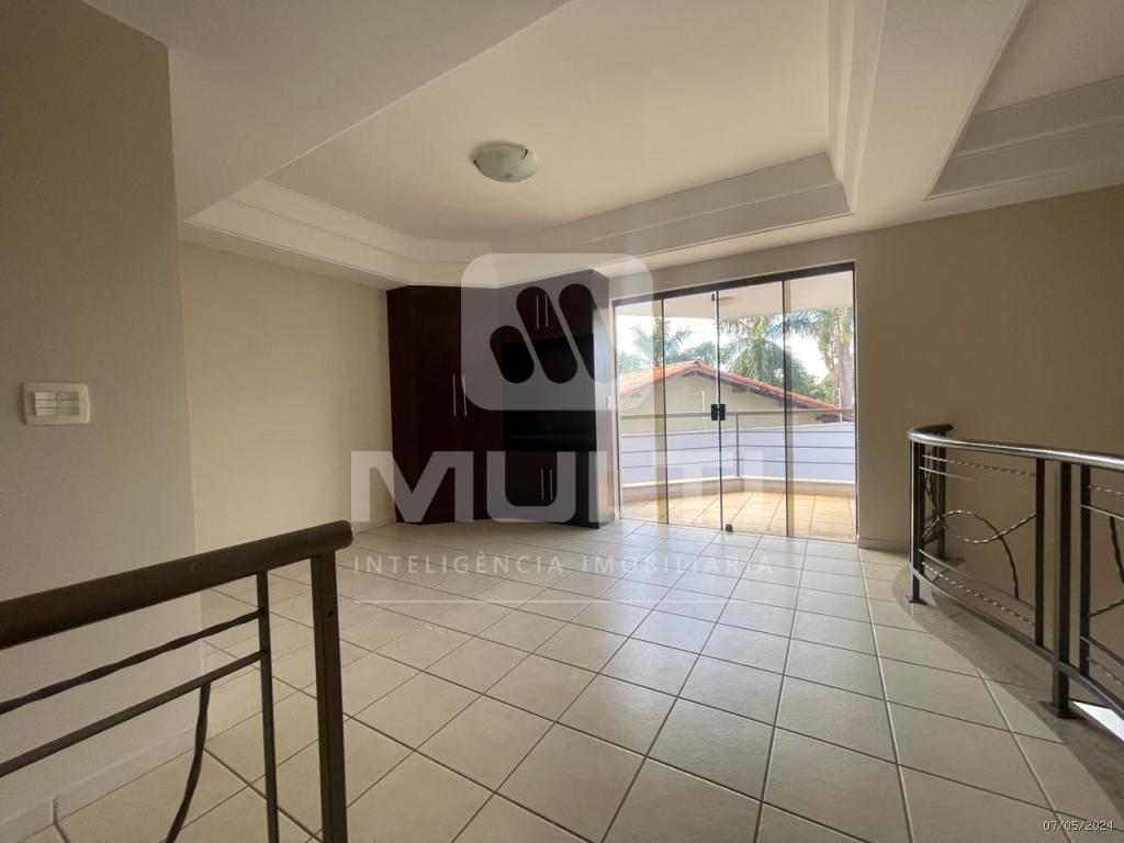 Casa à venda com 4 quartos, 370m² - Foto 10
