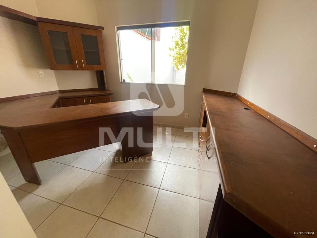 Casa à venda com 4 quartos, 370m² - Foto 11