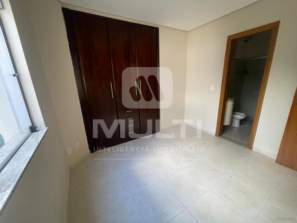 Casa à venda com 4 quartos, 370m² - Foto 13