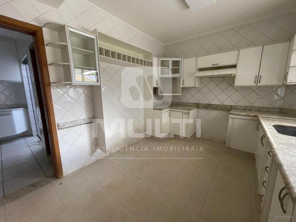 Casa à venda com 4 quartos, 370m² - Foto 25