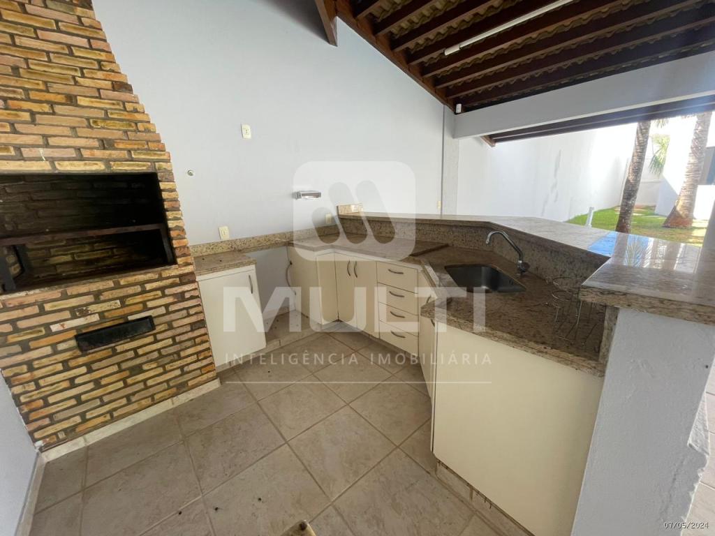 Casa à venda com 4 quartos, 370m² - Foto 26