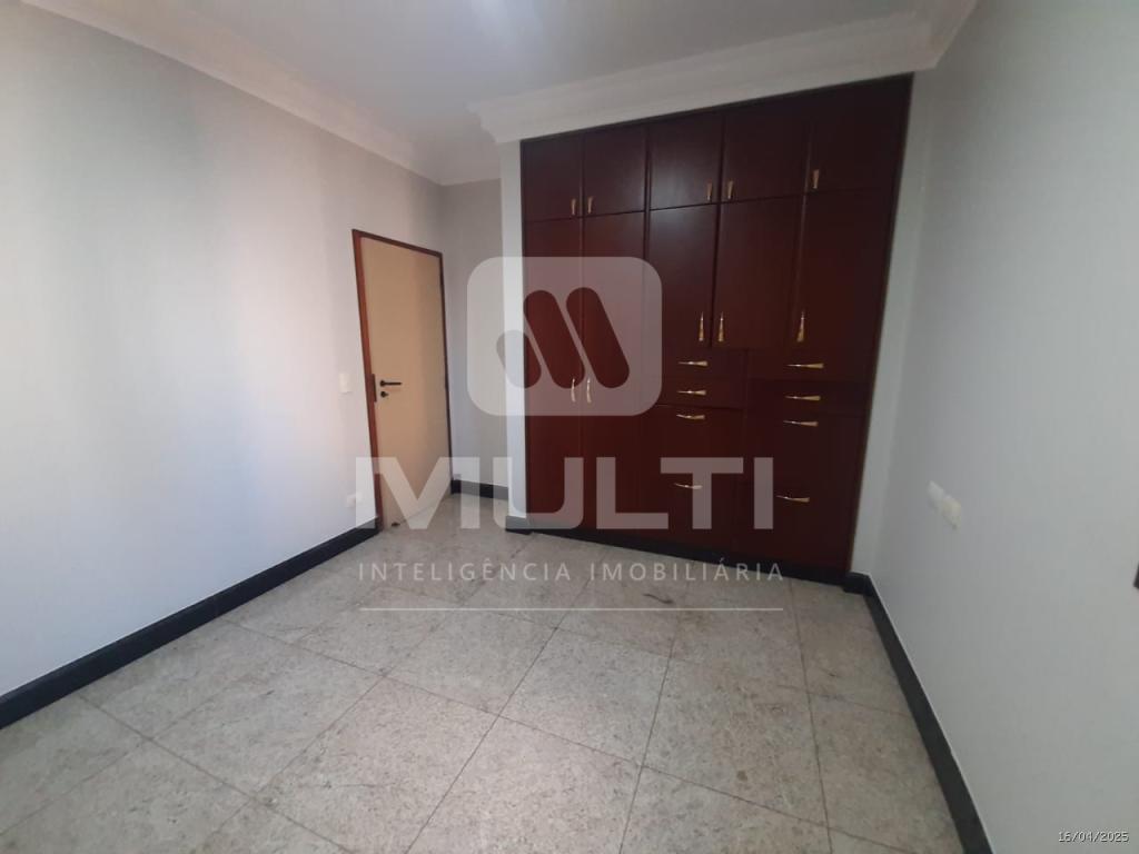 Apartamento à venda com 4 quartos, 263m² - Foto 12