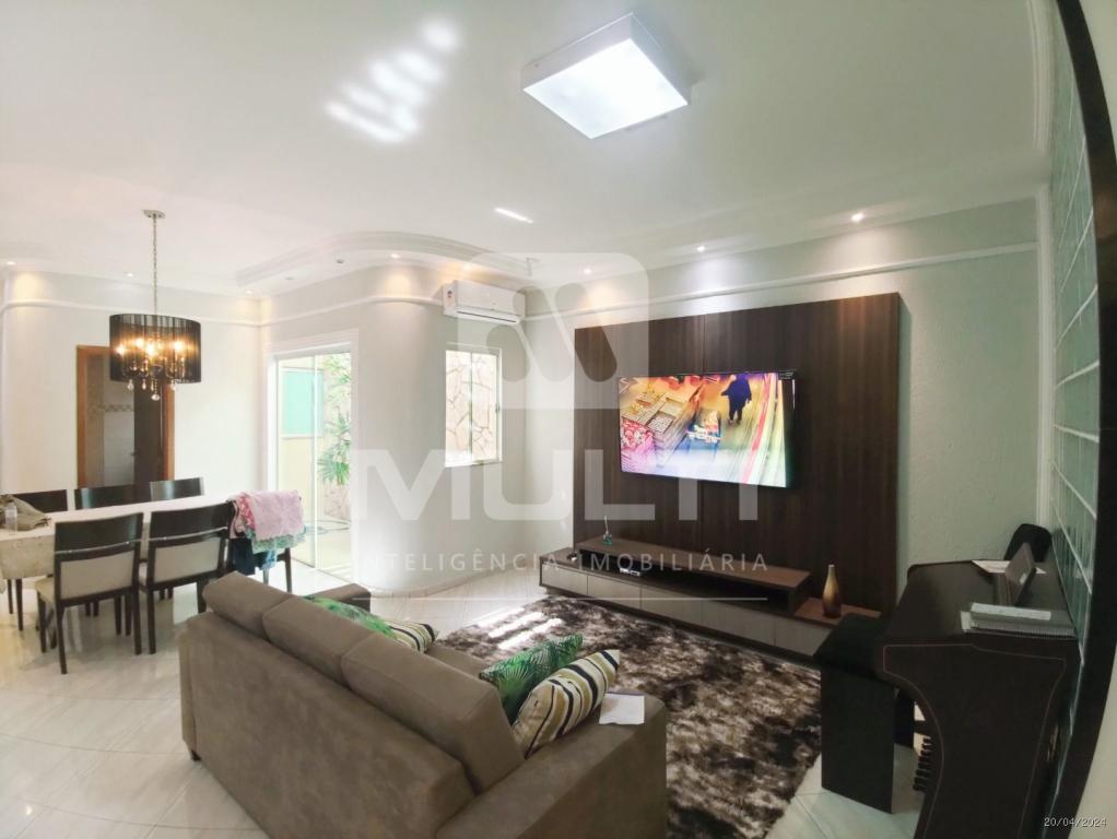 Casa, 4 quartos, 222 m² - Foto 1