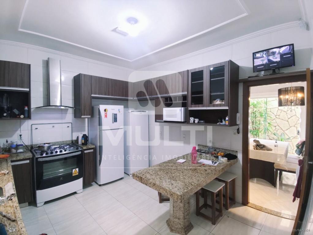 Casa, 4 quartos, 222 m² - Foto 3