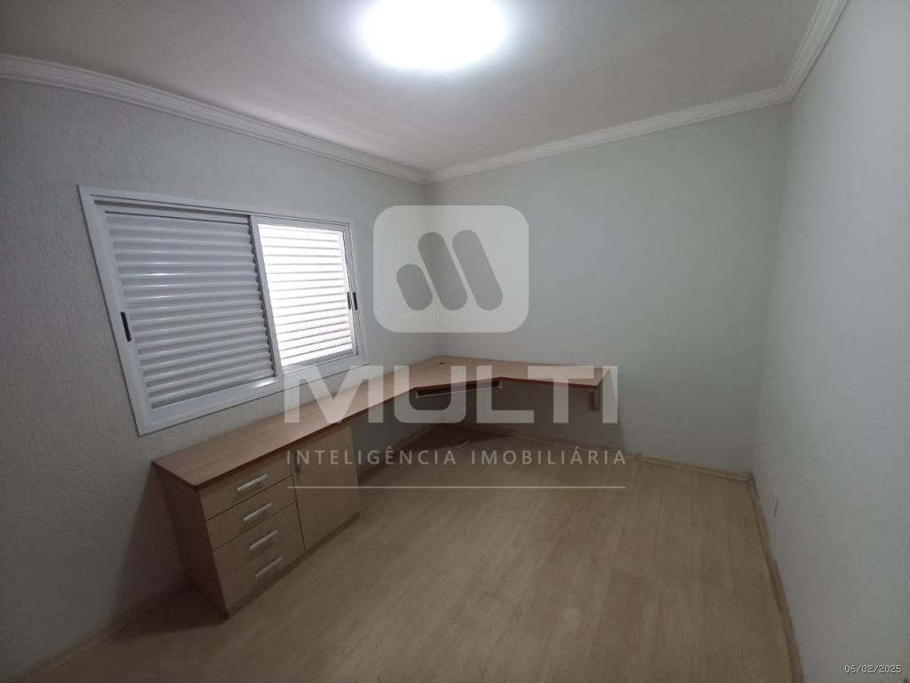 Casa à venda com 3 quartos, 300m² - Foto 7