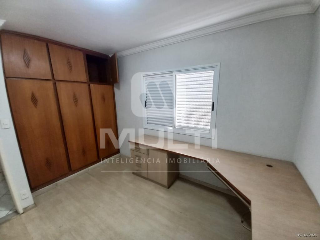 Casa à venda com 3 quartos, 300m² - Foto 8