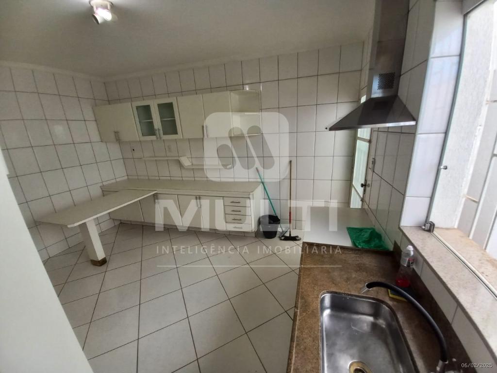 Casa à venda com 3 quartos, 300m² - Foto 16