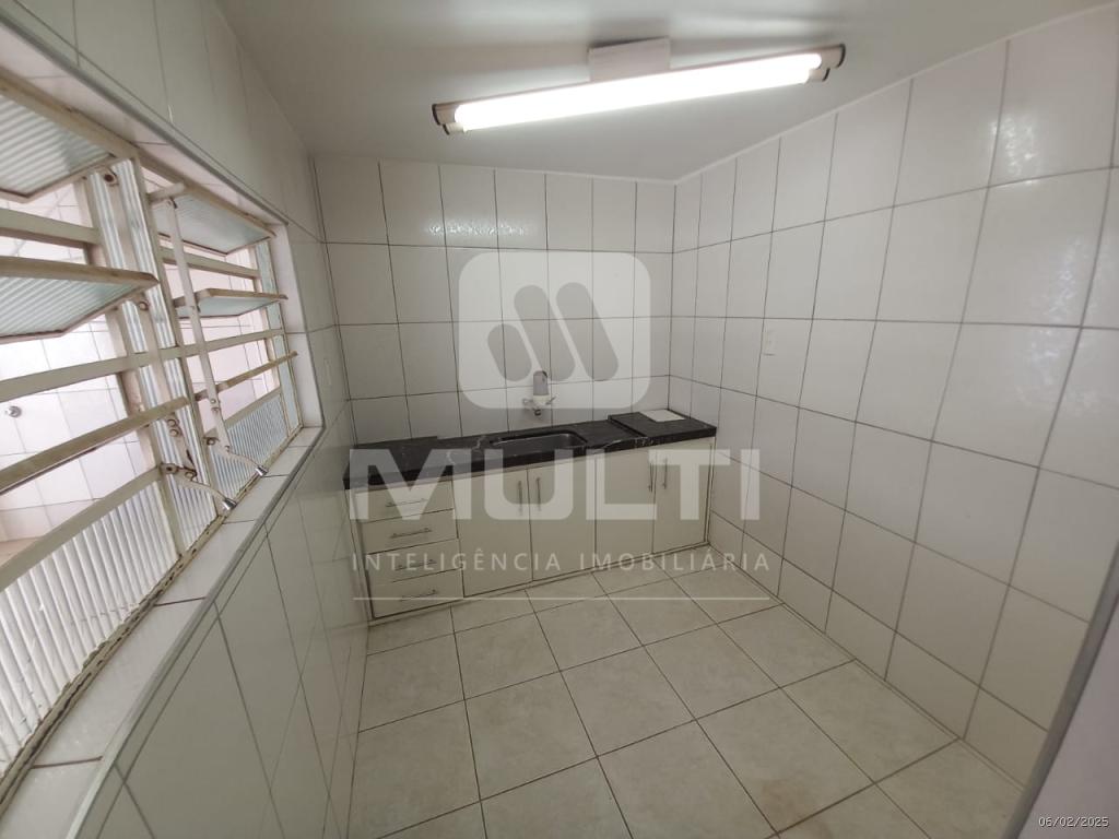 Casa à venda com 3 quartos, 300m² - Foto 21