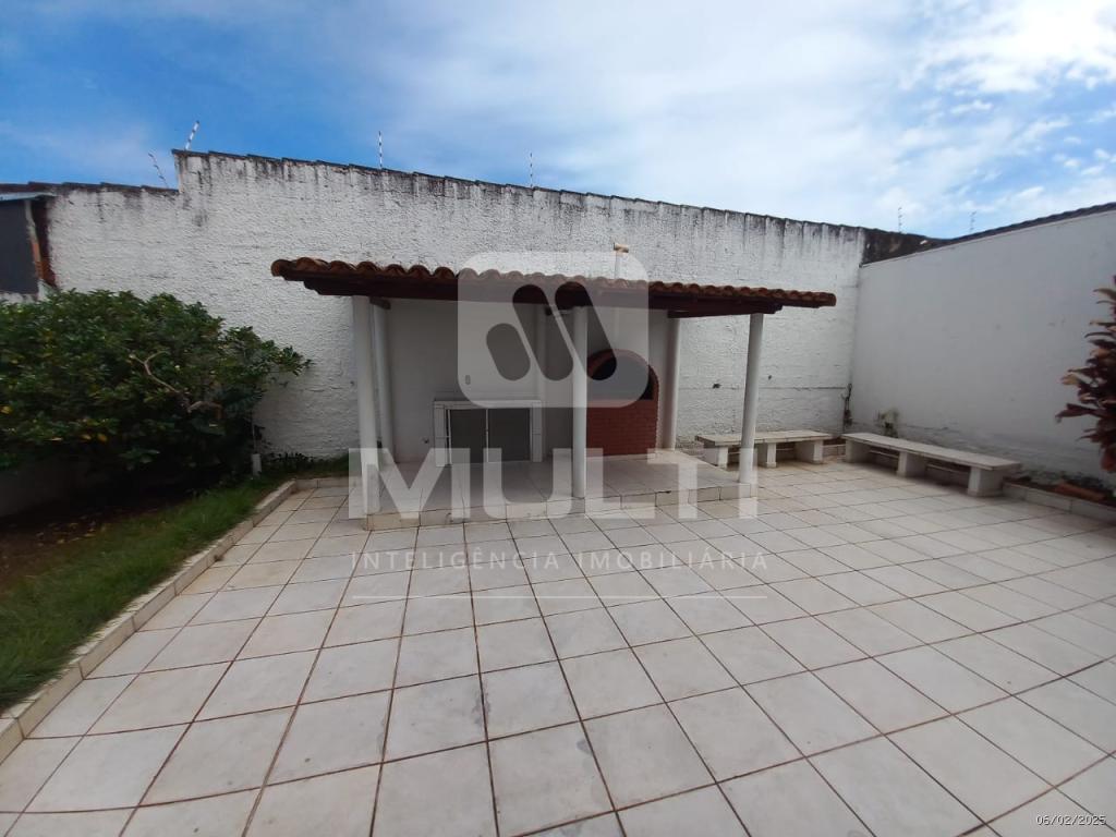Casa à venda com 3 quartos, 300m² - Foto 22