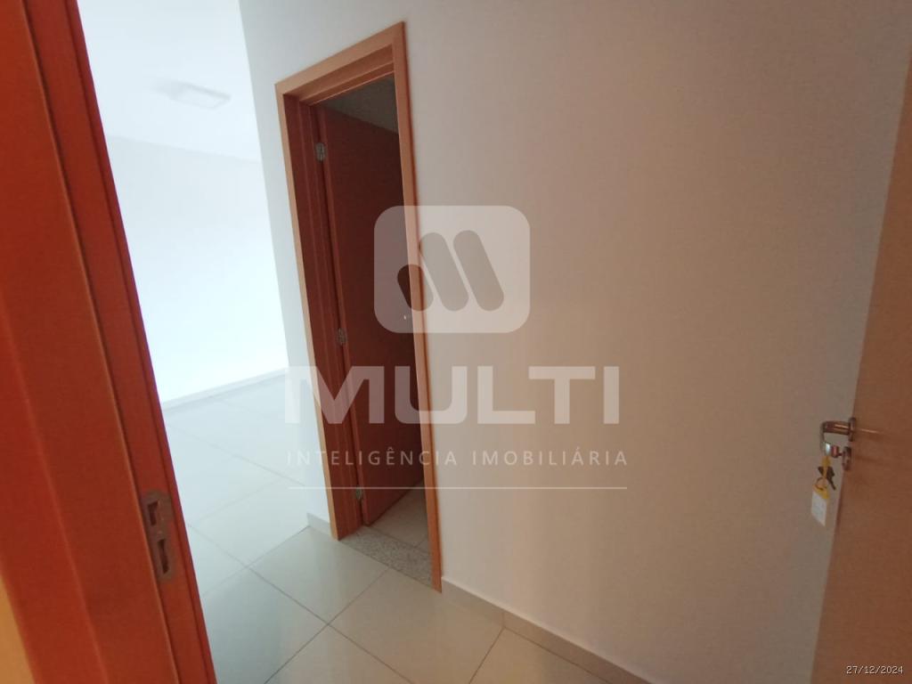 Apartamento à venda com 3 quartos, 94m² - Foto 2