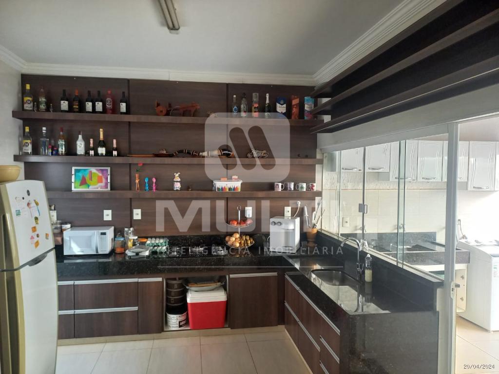 Casa de Condomínio à venda com 3 quartos, 230m² - Foto 16
