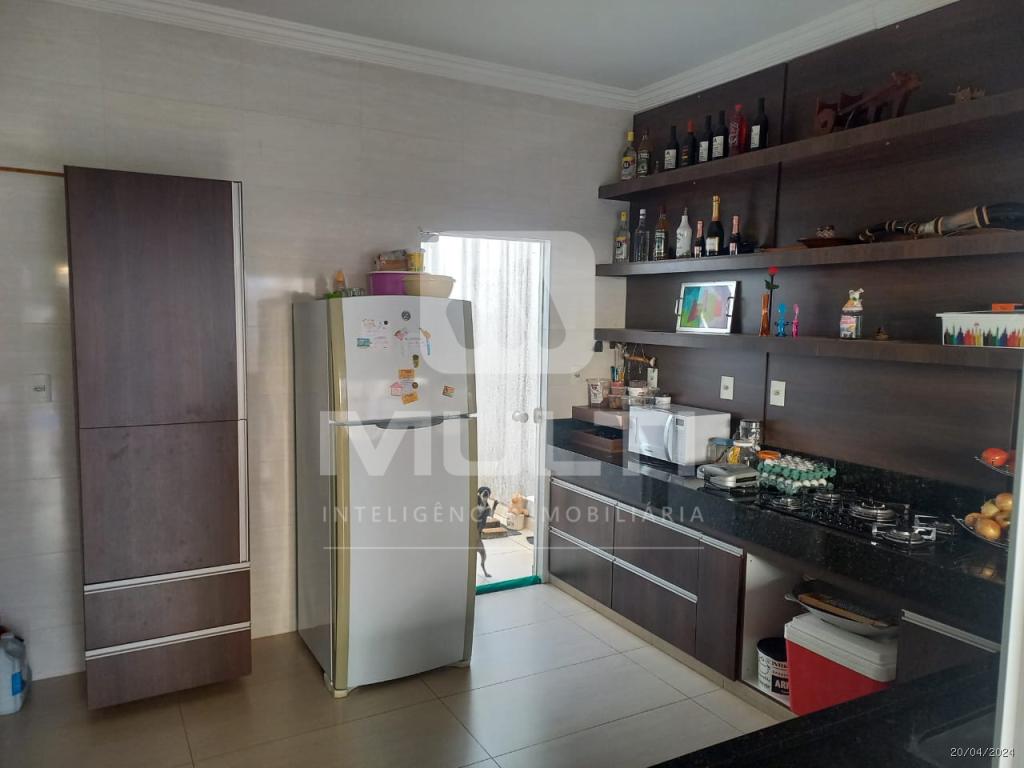 Casa de Condomínio à venda com 3 quartos, 230m² - Foto 17