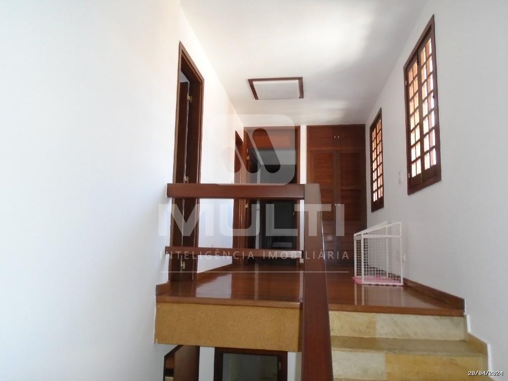 Casa à venda com 3 quartos, 325m² - Foto 4
