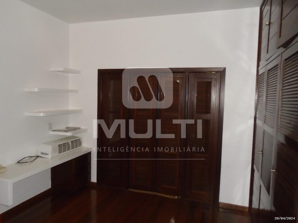 Casa à venda com 3 quartos, 325m² - Foto 8