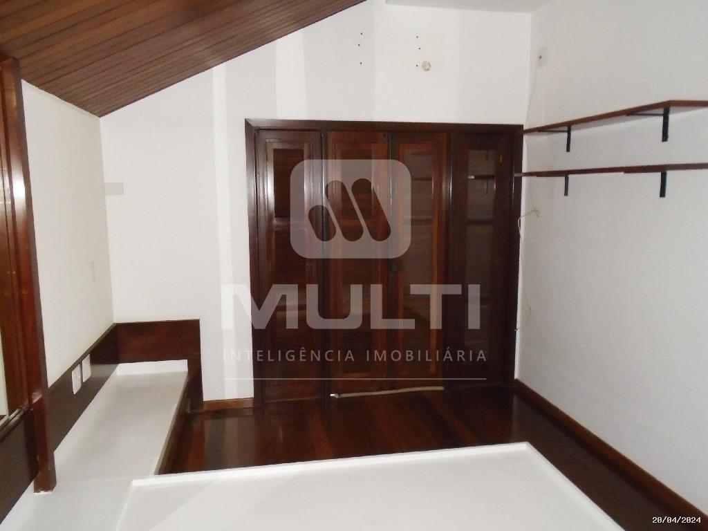Casa à venda com 3 quartos, 325m² - Foto 11