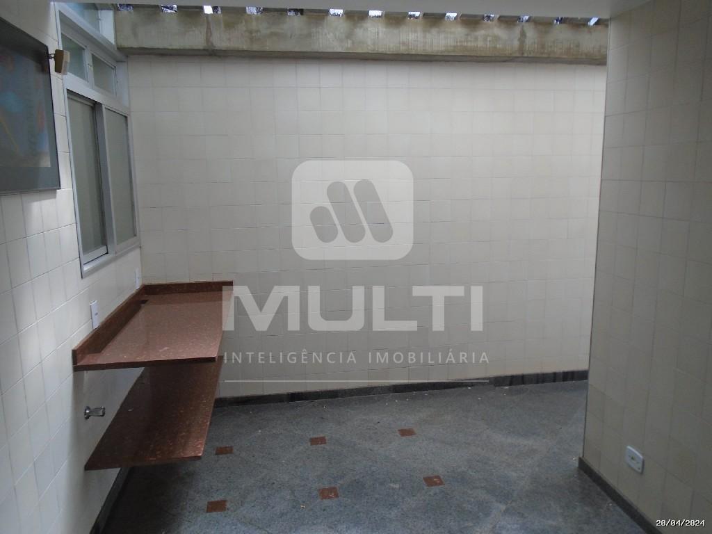 Casa à venda com 3 quartos, 325m² - Foto 20