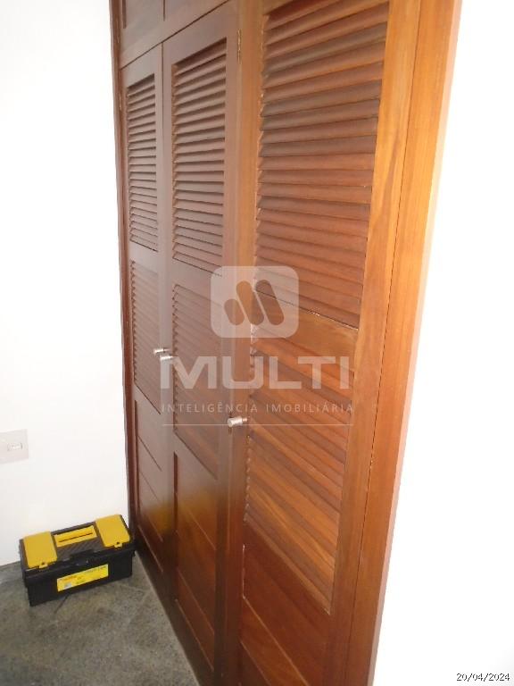 Casa à venda com 3 quartos, 325m² - Foto 21