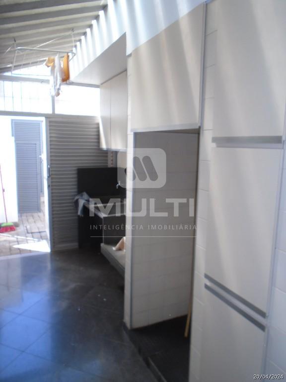 Casa à venda com 3 quartos, 325m² - Foto 23