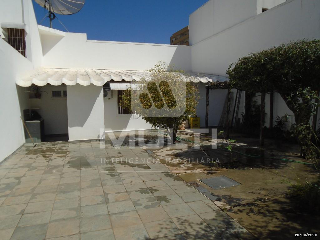 Casa à venda com 3 quartos, 325m² - Foto 24