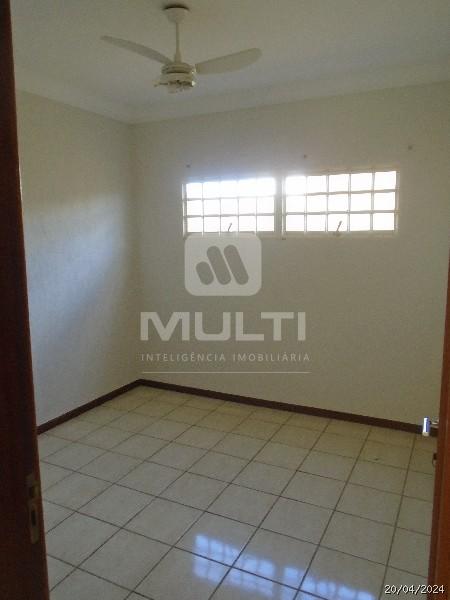 Casa, 3 quartos, 250 m² - Foto 4