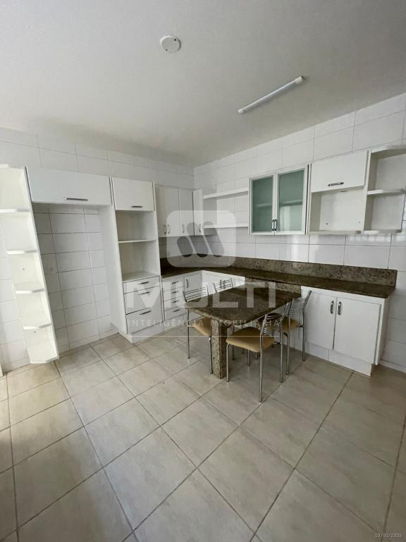 Casa, 4 quartos, 300 m² - Foto 31