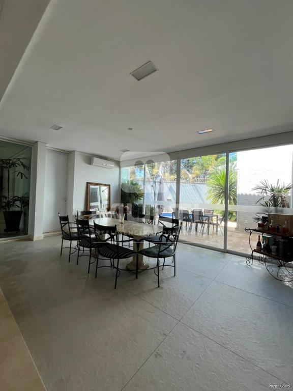 Casa à venda com 4 quartos, 377m² - Foto 4