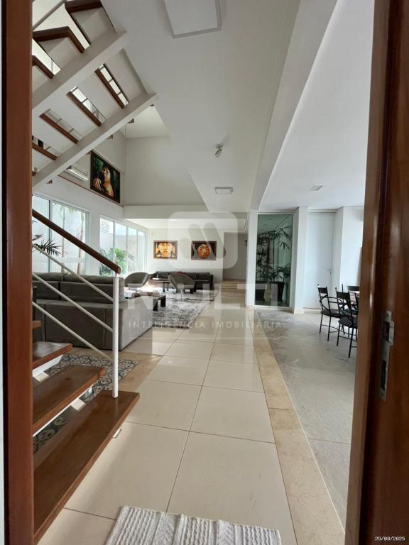 Casa à venda com 4 quartos, 377m² - Foto 9