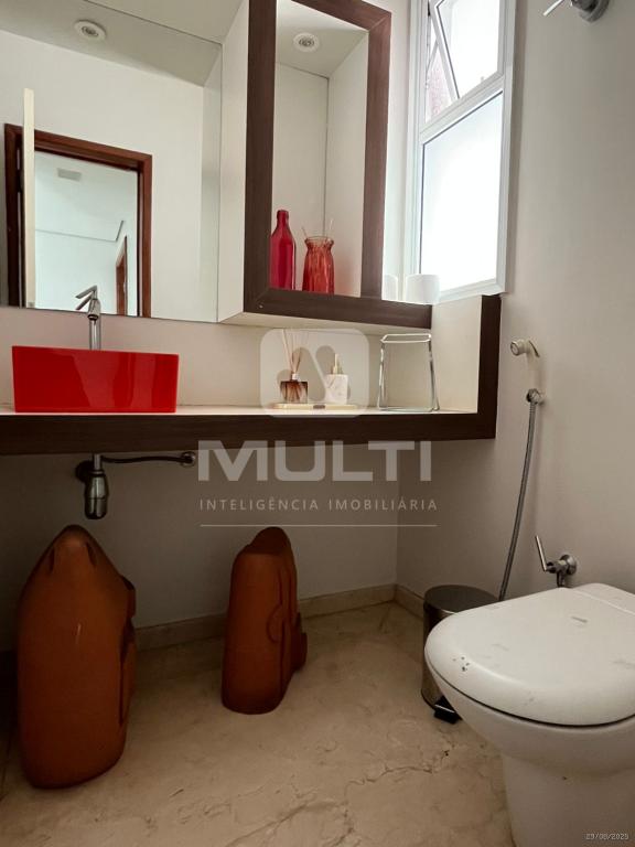 Casa à venda com 4 quartos, 377m² - Foto 15