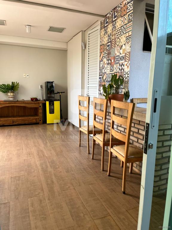 Casa à venda com 4 quartos, 377m² - Foto 21