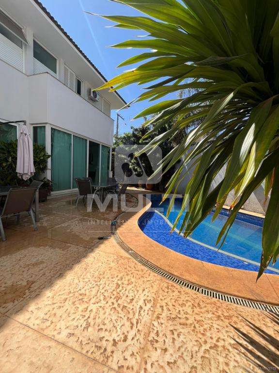 Casa à venda com 4 quartos, 377m² - Foto 22