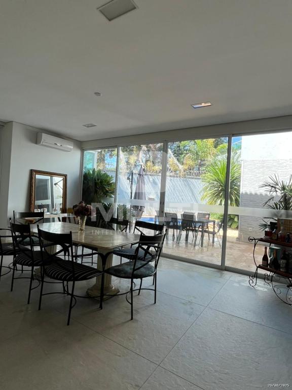 Casa à venda com 4 quartos, 377m² - Foto 25