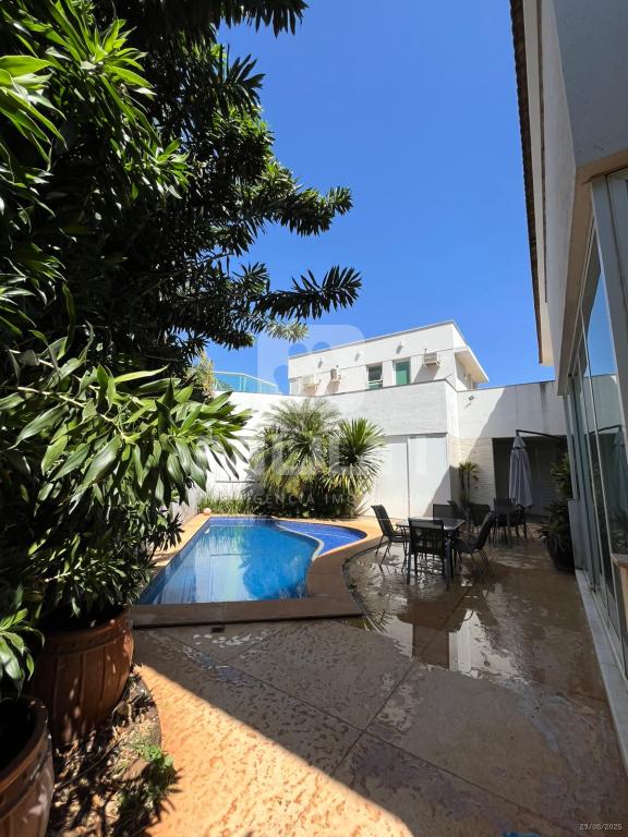 Casa à venda com 4 quartos, 377m² - Foto 27