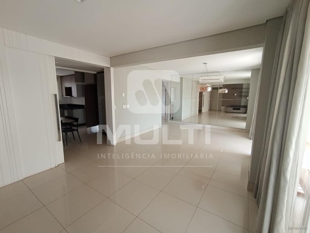Apartamento à venda com 3 quartos, 200m² - Foto 4