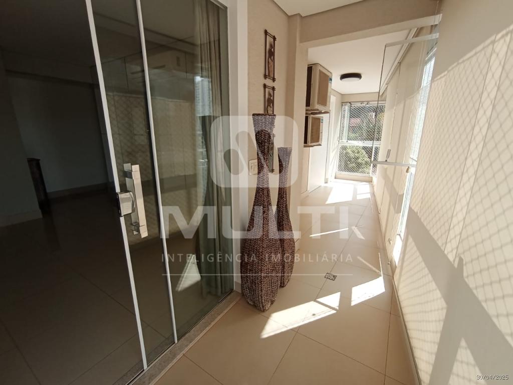 Apartamento à venda com 3 quartos, 200m² - Foto 7