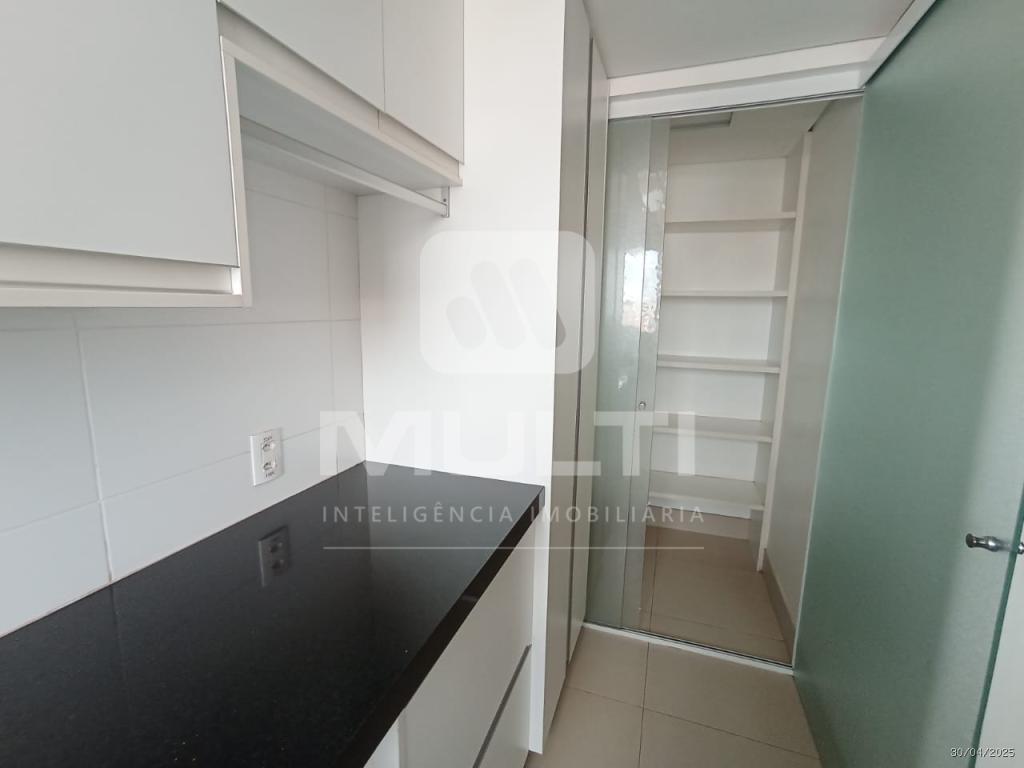 Apartamento à venda com 3 quartos, 200m² - Foto 18