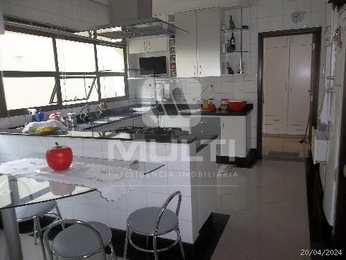 Casa, 3 quartos, 337 m² - Foto 1