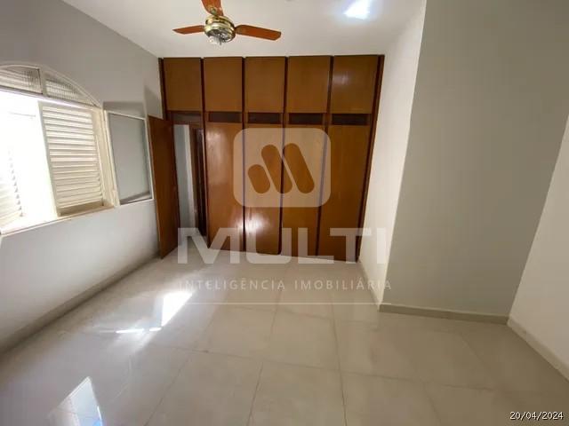 Casa, 3 quartos, 234 m² - Foto 3