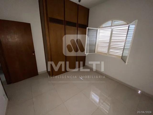 Casa, 3 quartos, 234 m² - Foto 4