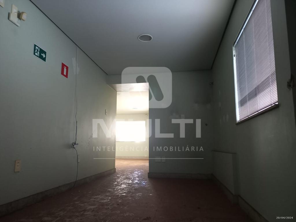 Conjunto Comercial-Sala à venda com 1 quarto, 200m² - Foto 21