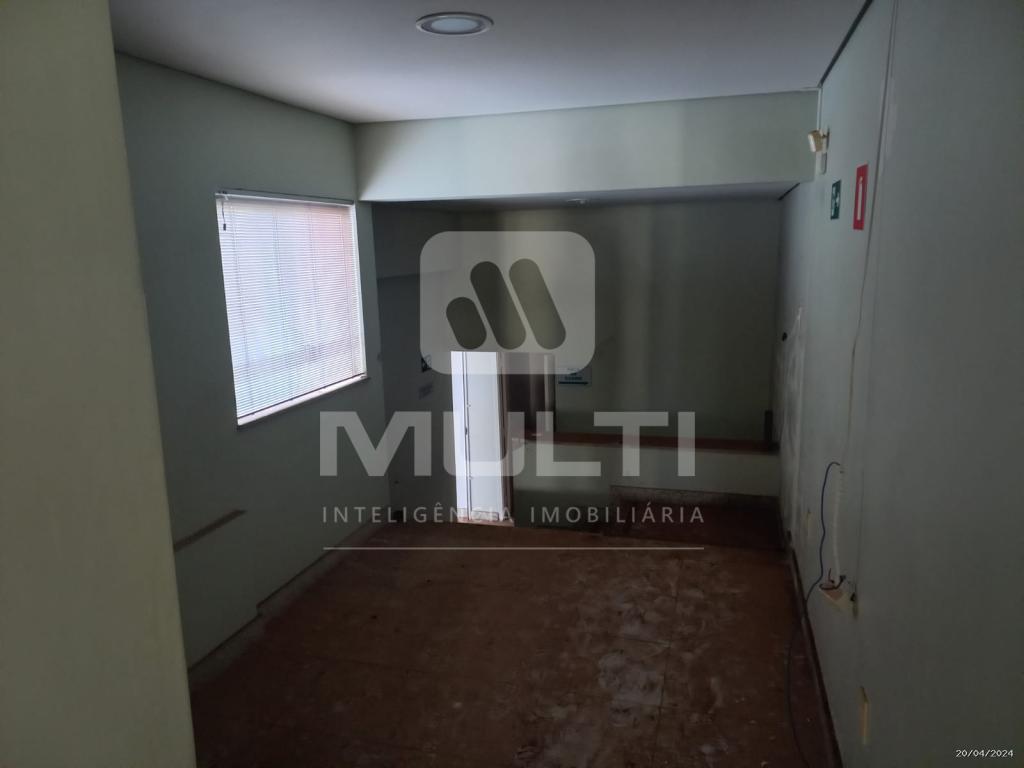 Conjunto Comercial-Sala à venda com 1 quarto, 200m² - Foto 23