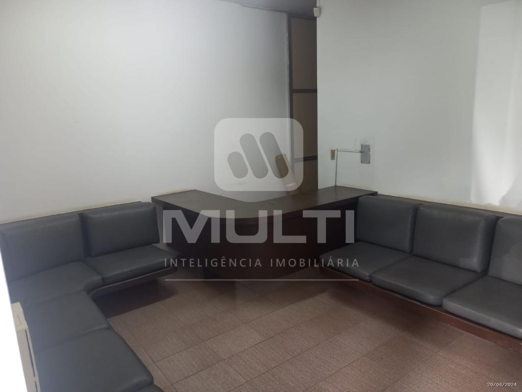 Casa à venda com 1 quarto, 500m² - Foto 8