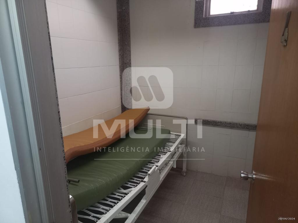 Casa à venda com 1 quarto, 500m² - Foto 11