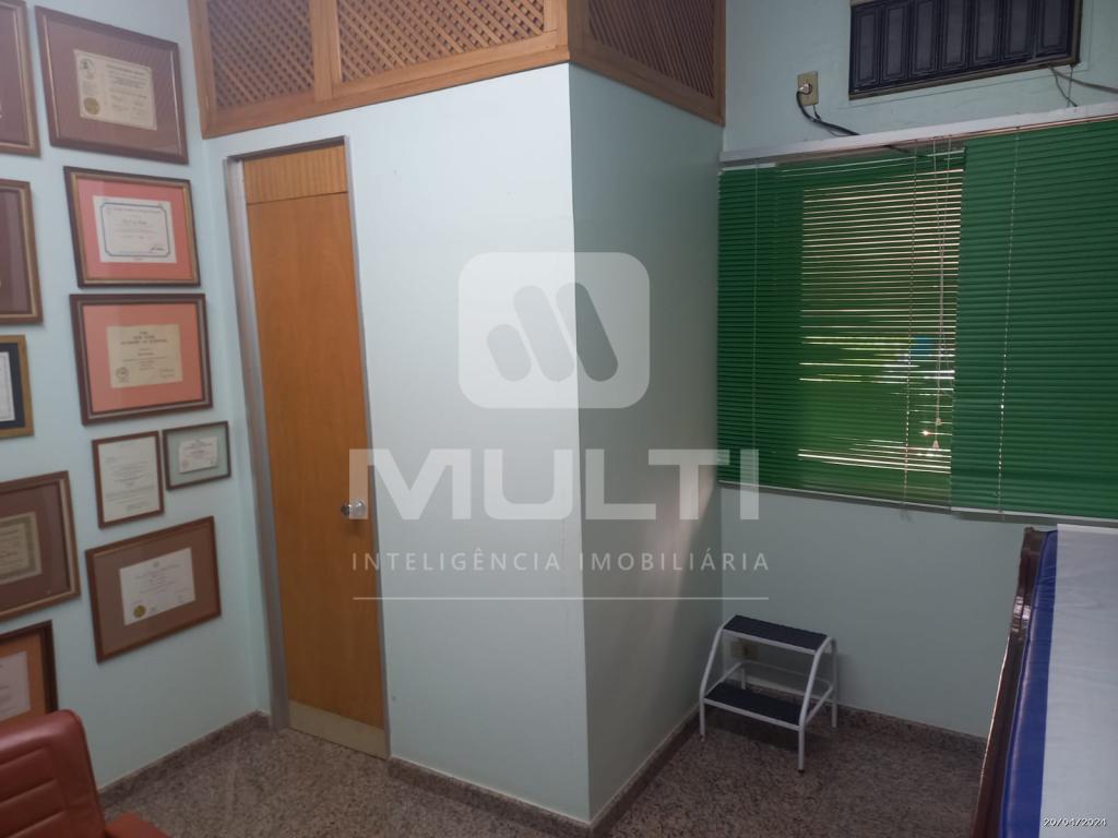 Casa à venda com 1 quarto, 500m² - Foto 42