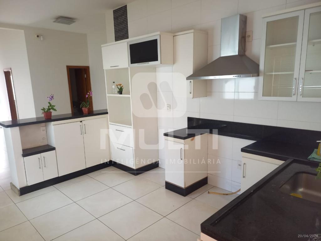 Casa, 3 quartos, 240 m² - Foto 24