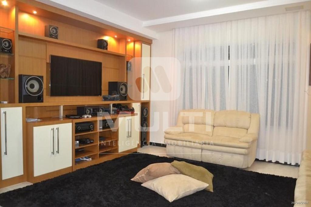 Casa de Condomínio à venda com 5 quartos, 600m² - Foto 3