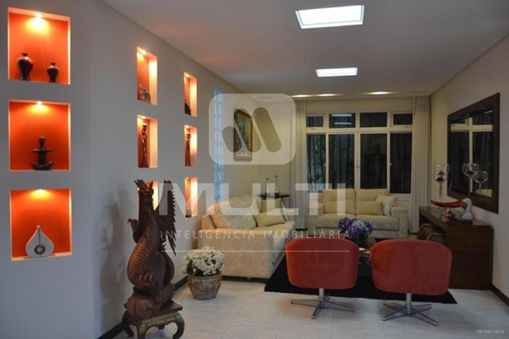 Casa de Condomínio à venda com 5 quartos, 600m² - Foto 7